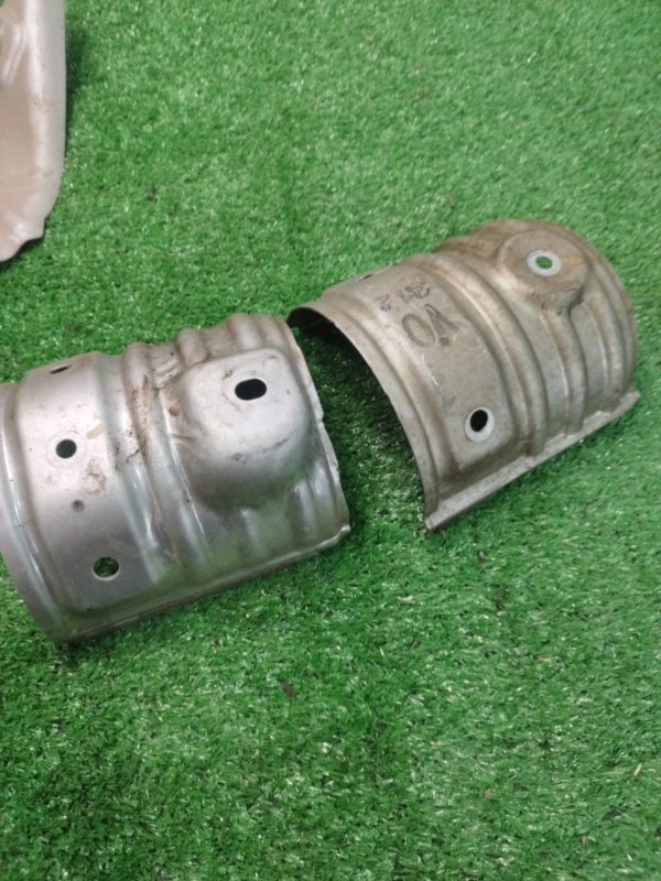 Кожух выпускного коллектора Toyota Camry ACV30