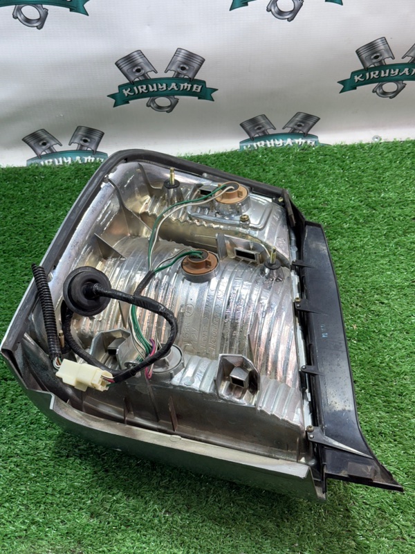 Стоп-сигнал Toyota Crown Majesta jzs177