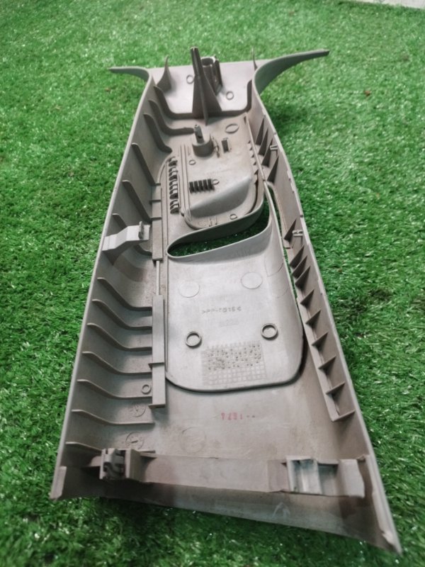 Накладка на стойку кузова Ford Fusion 2006