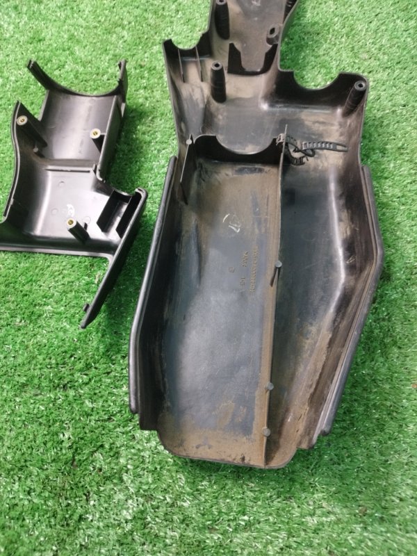 Кожух рулевой колонки лада 210740 2008 СЕДАН