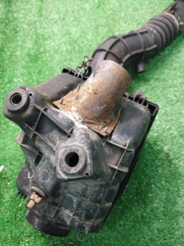 Корпус воздушного фильтра Toyota Carina 1989 st170