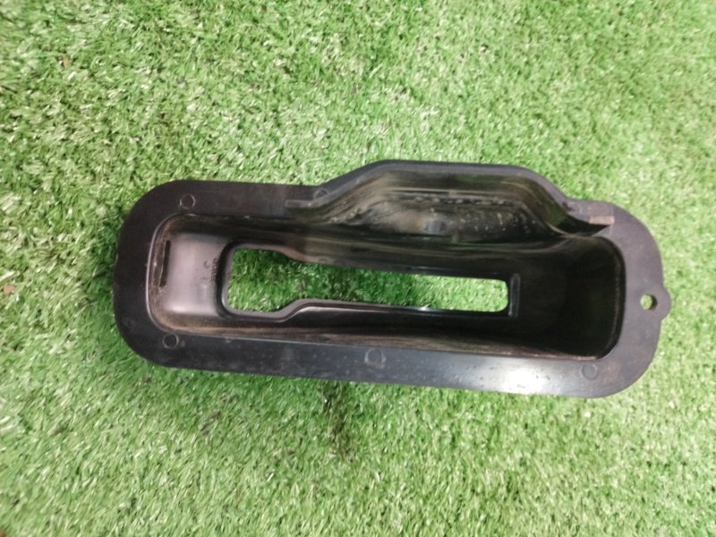 Кожух рычага стояночного тормоза лада 210740 2008 СЕДАН