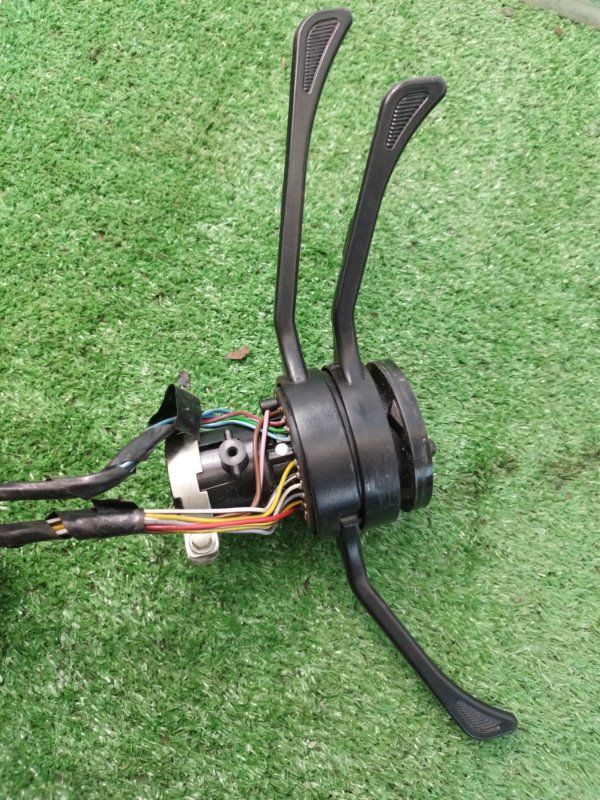 Блок подрулевых переключателей лада 210740 2008 СЕДАН