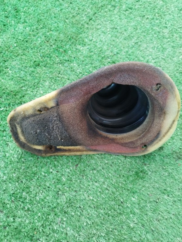 Кожух кулисы КПП лада 210740 2008 СЕДАН