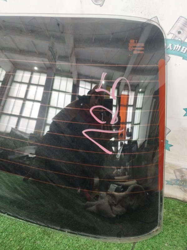 Стекло заднее лада 210740 2008 СЕДАН