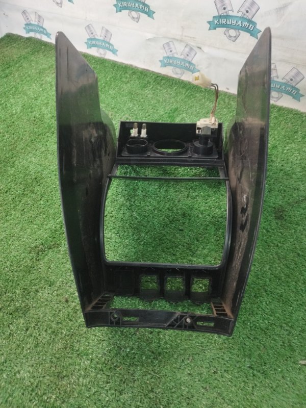 Консоль центральная лада 210740 2008 СЕДАН