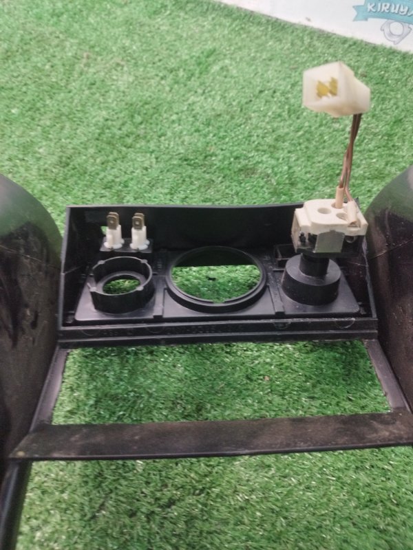 Консоль центральная лада 210740 2008 СЕДАН