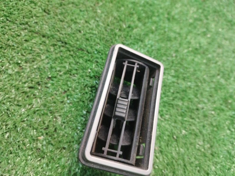 Дефлектор воздушный лада 210740 2008 СЕДАН