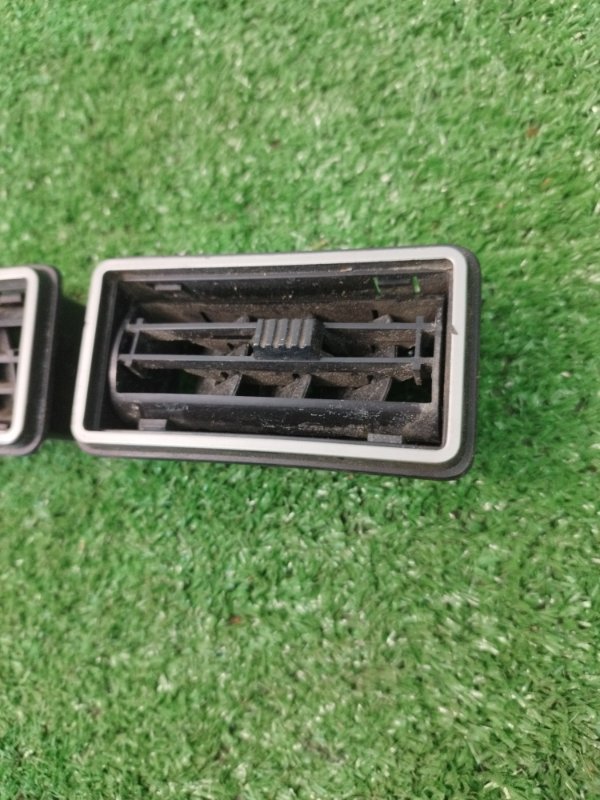 Дефлектор воздушный лада 210740 2008 СЕДАН