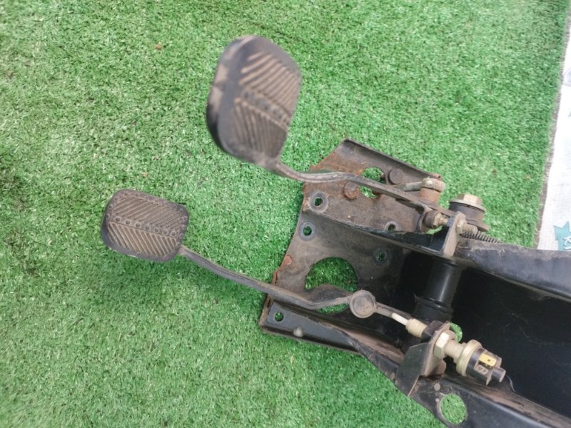 Блок педалей лада 210740 2008 СЕДАН