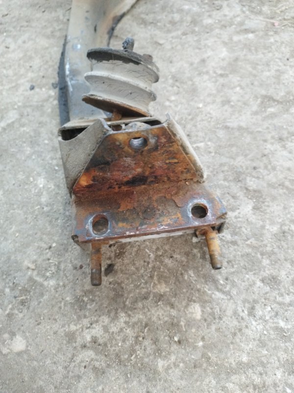 Балка продольная под ДВС лада 2106 2106