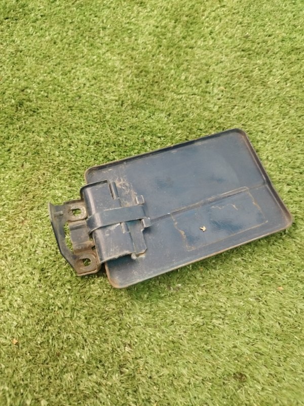 Лючок топливного бака лада 210740 2008 СЕДАН