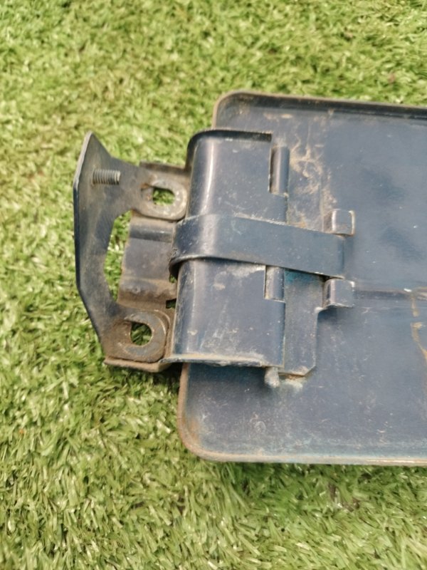 Лючок топливного бака лада 210740 2008 СЕДАН