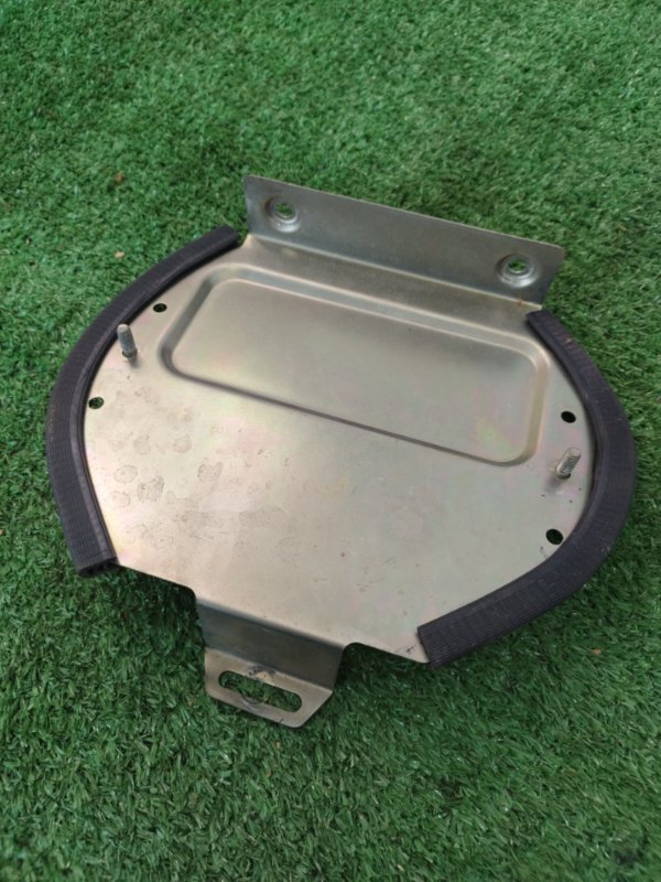 Кронштейн блока управления двигателем лада 210740 2008 СЕДАН