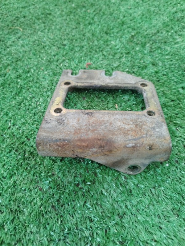 Кронштейн крепления катушки зажигания лада 210740 2008 СЕДАН