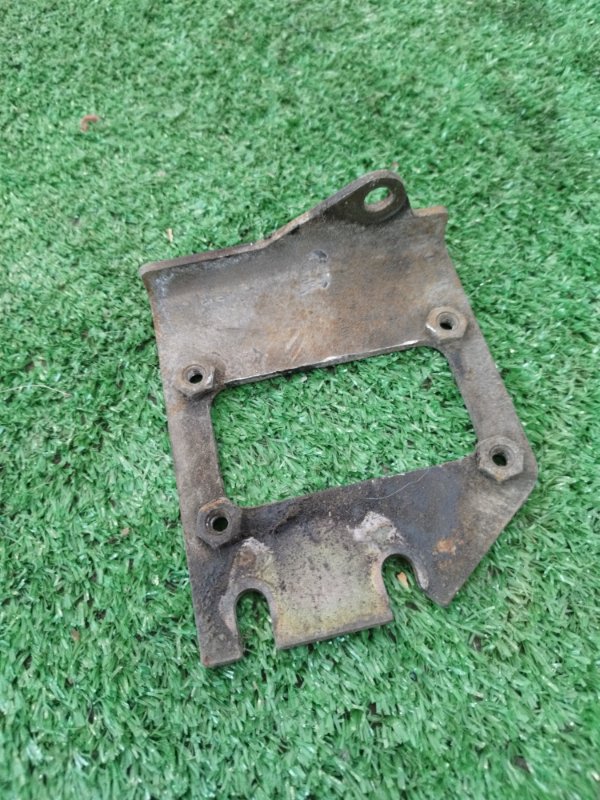 Кронштейн крепления катушки зажигания лада 210740 2008 СЕДАН