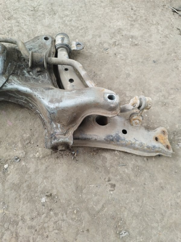 Балка подвески Toyota Carina 1989 st170