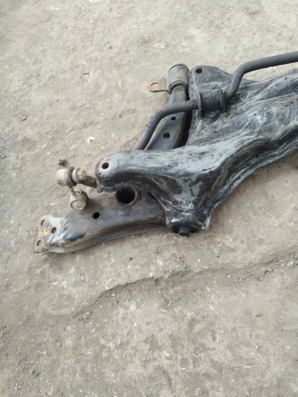 Балка подвески Toyota Carina 1989 st170