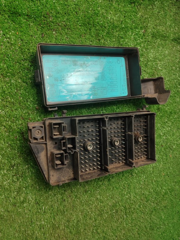 Блок предохранителей Daewoo Nubira