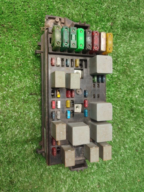 Блок предохранителей Daewoo Nubira