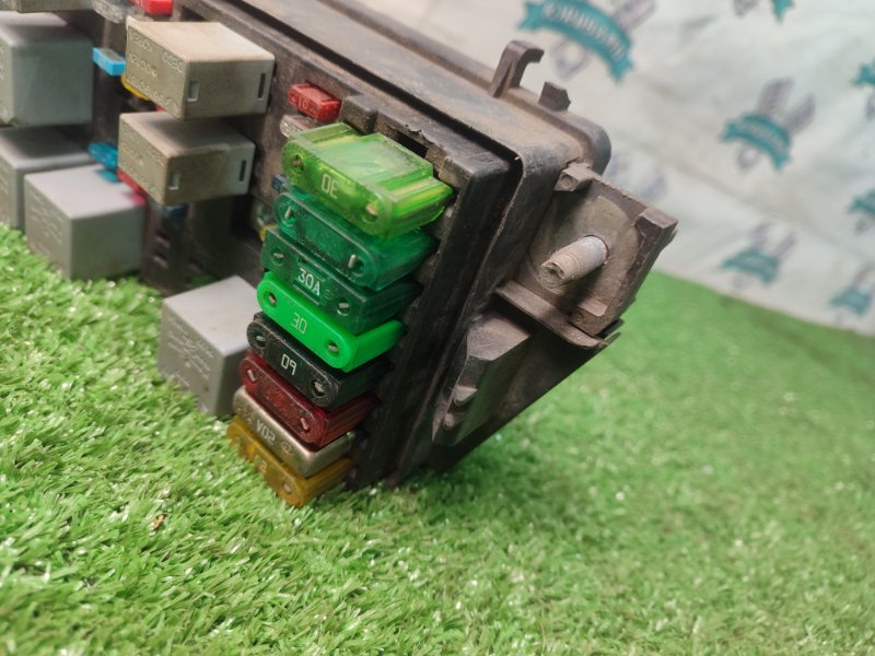 Блок предохранителей Daewoo Nubira