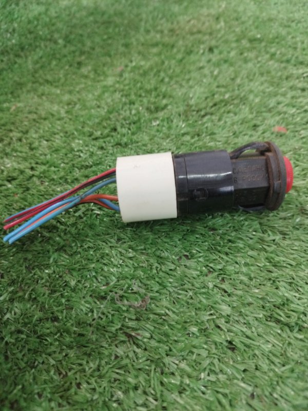 Кнопка аварийной сигнализации лада 210740 2008 СЕДАН