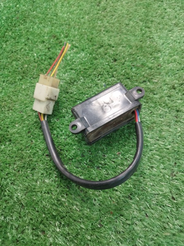 Реле указателя поворота лада 210740 2008 СЕДАН