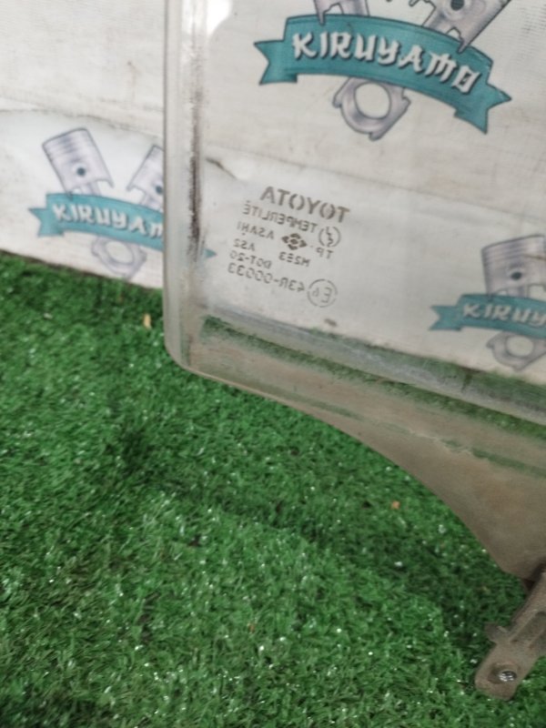 Стекло двери Toyota Carina 1989 st170