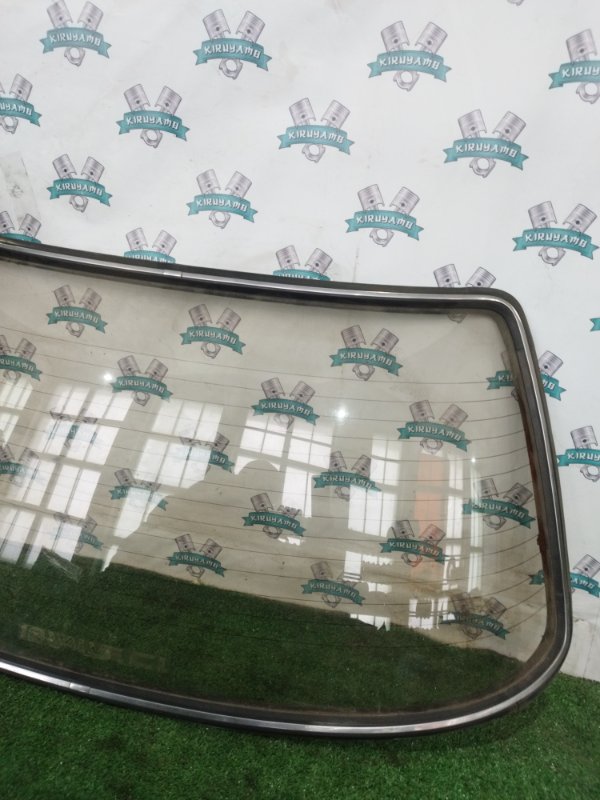 Стекло заднее Toyota Carina 1989 st170