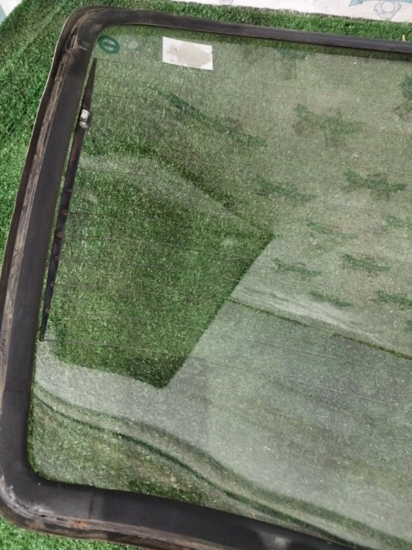 Стекло заднее Toyota Carina 1989 st170