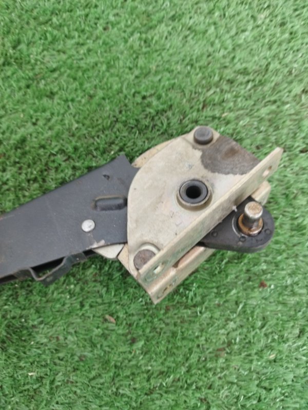 Рычаг стояночного тормоза Лада 2106 2106