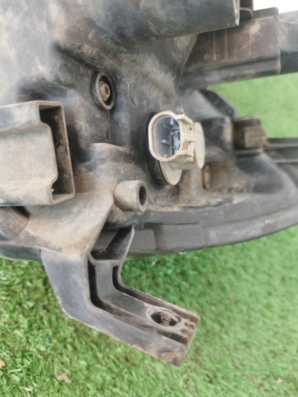 Фара галогеновая Лада Гранта 2012 седан