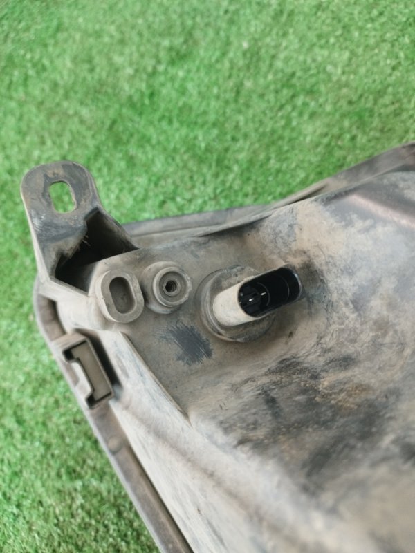 Фара галогеновая Лада Гранта 2012 седан