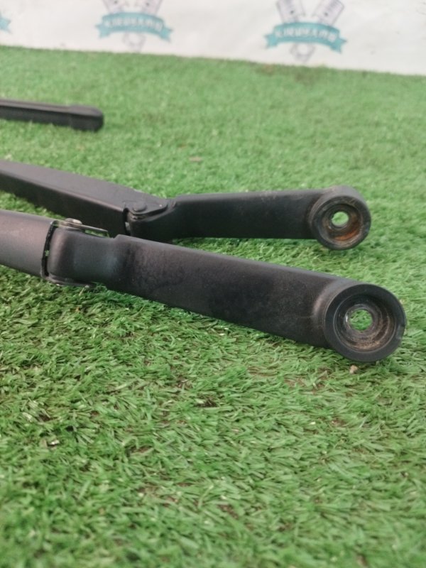 Дворник лобового стекла Лада Гранта 2012 седан