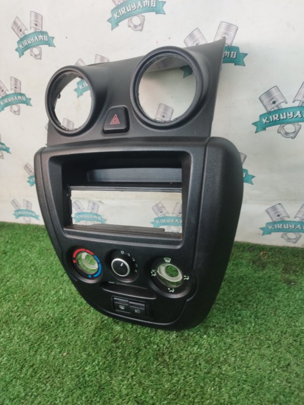 Консоль центральная Лада Гранта 2012 седан