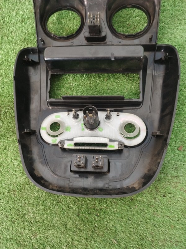 Консоль центральная Лада Гранта 2012 седан