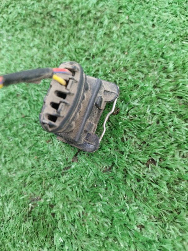 Фишка разъем Лада Гранта 2012 седан