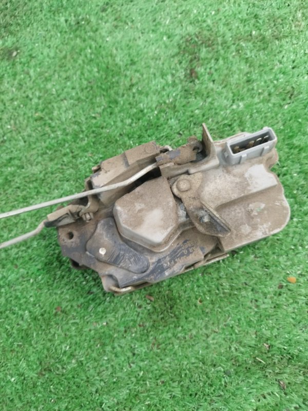 Замок боковой двери Лада Гранта 2012 седан