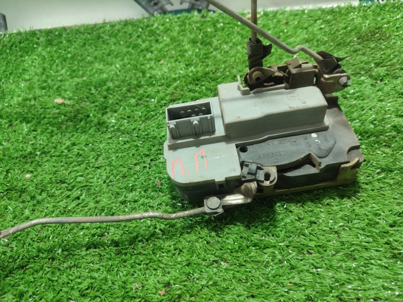 Замок боковой двери Лада Гранта 2012 седан