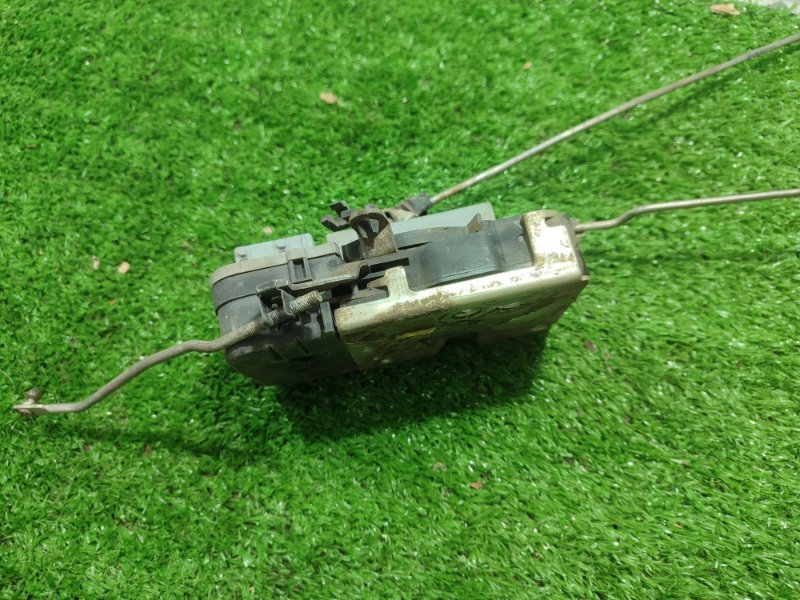 Замок боковой двери Лада Гранта 2012 седан