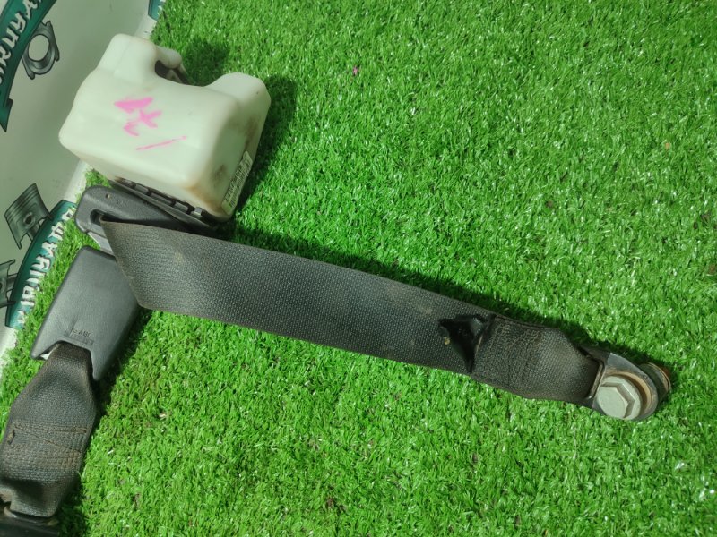 Ремень безопасности Лада Гранта 2012 седан