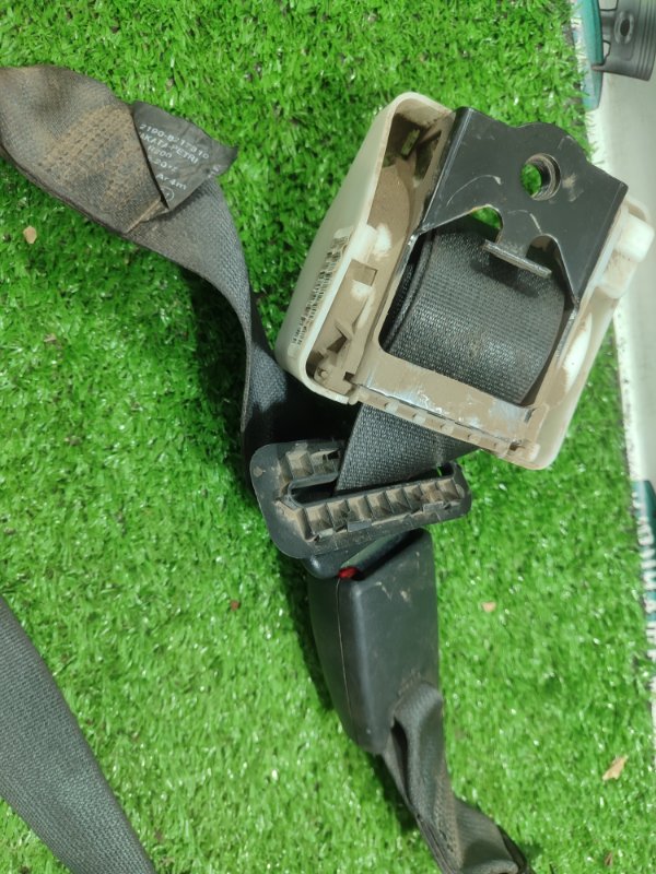 Ремень безопасности Лада Гранта 2012 седан