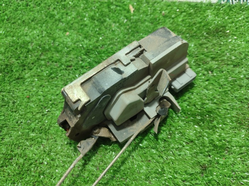 Замок боковой двери Лада Гранта 2012 седан