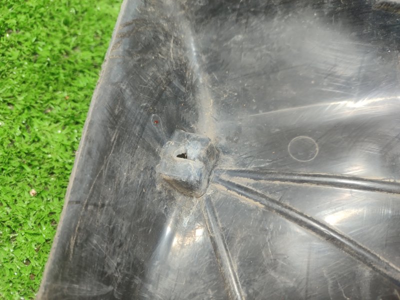 Крышка салонного фильтра Лада Гранта 2012 седан