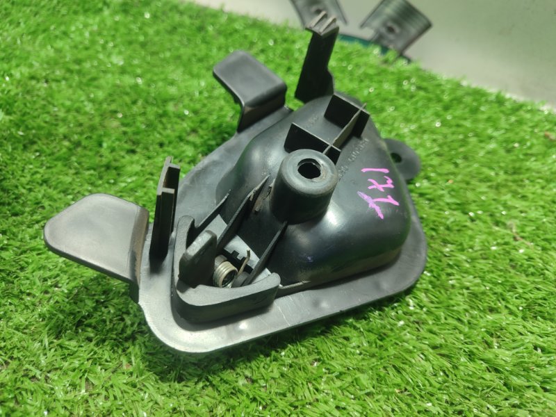 Ручка двери внутренняя Лада Гранта 2012 седан