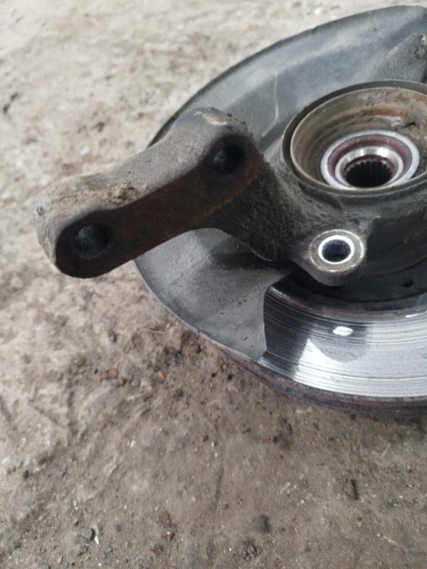 Кулак поворотный Лада Гранта 2012 седан