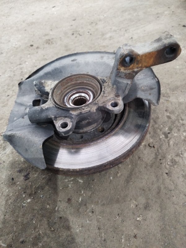 Кулак поворотный Лада Гранта 2012 седан