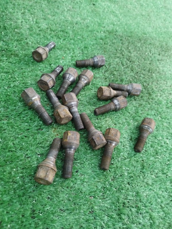 Болт колесный Лада Гранта 2012 седан