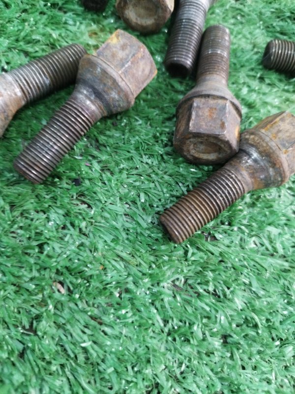 Болт колесный Лада Гранта 2012 седан