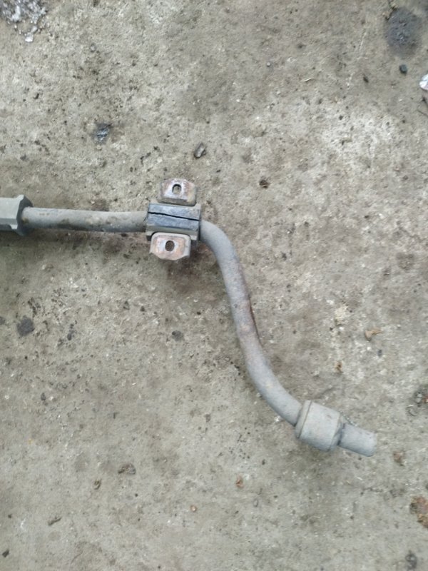 Стабилизатор поперечной устойчивости Лада Гранта 2012 седан